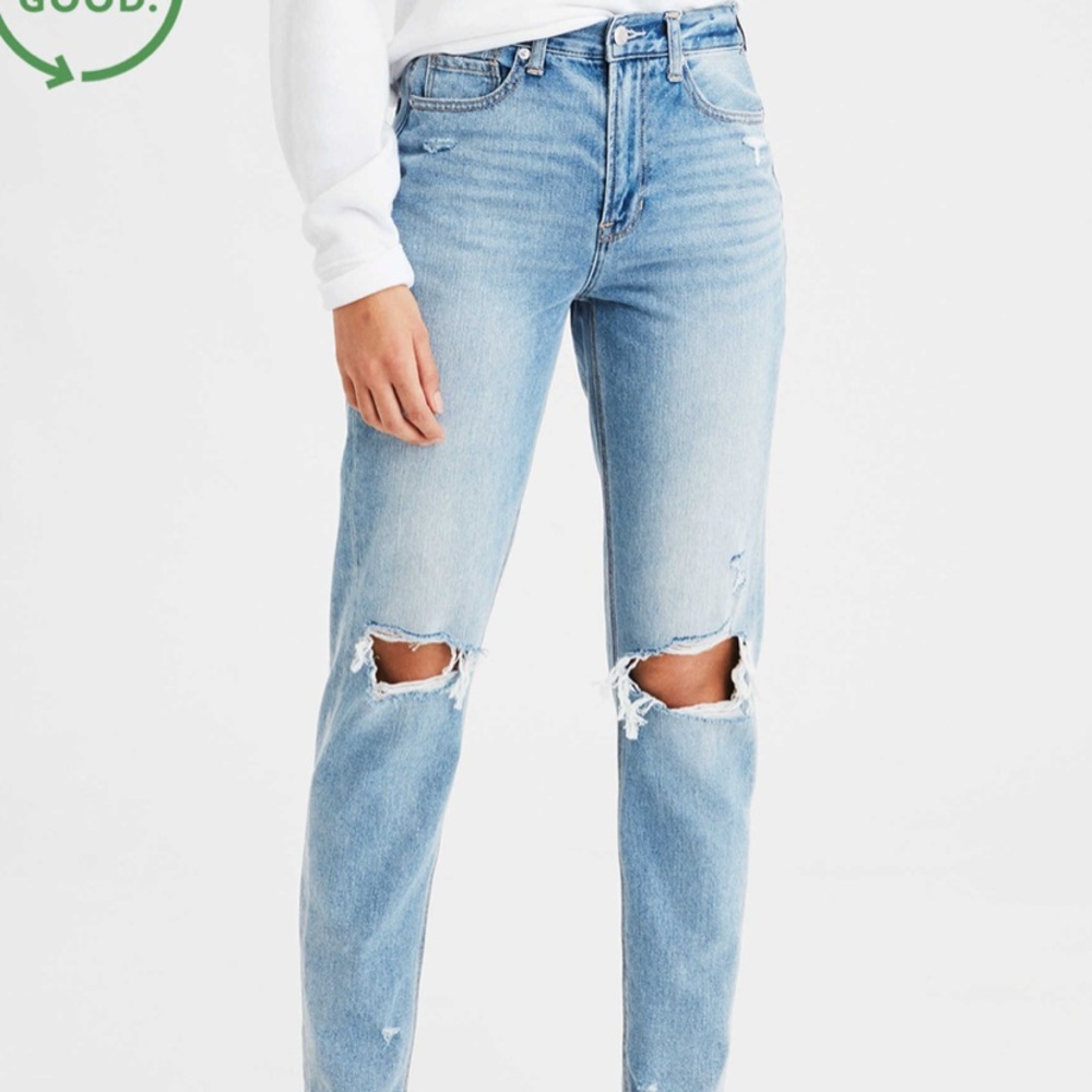 American Eagle ripped blue mom jean